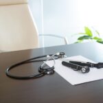 Skrivbord med stetoskop